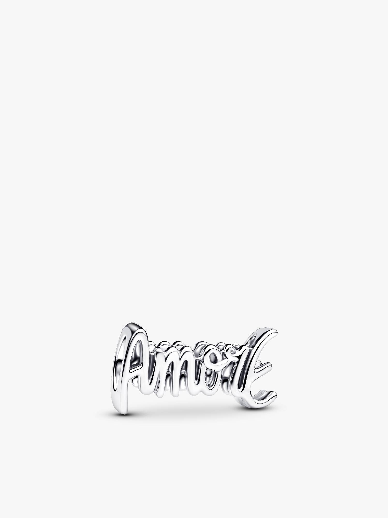 「Amore」字樣串飾