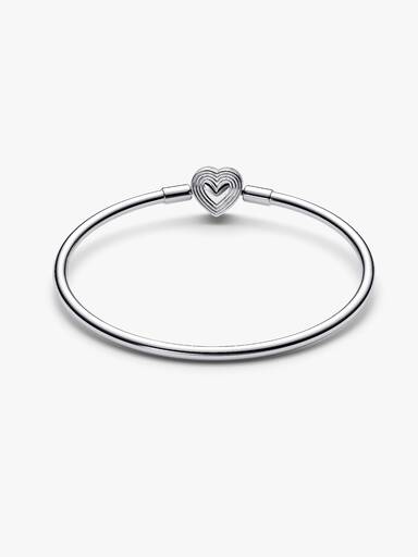 Radiating Heart Clasp Bangle