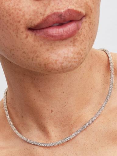 Heart Clasp Sparkling Mesh Necklace